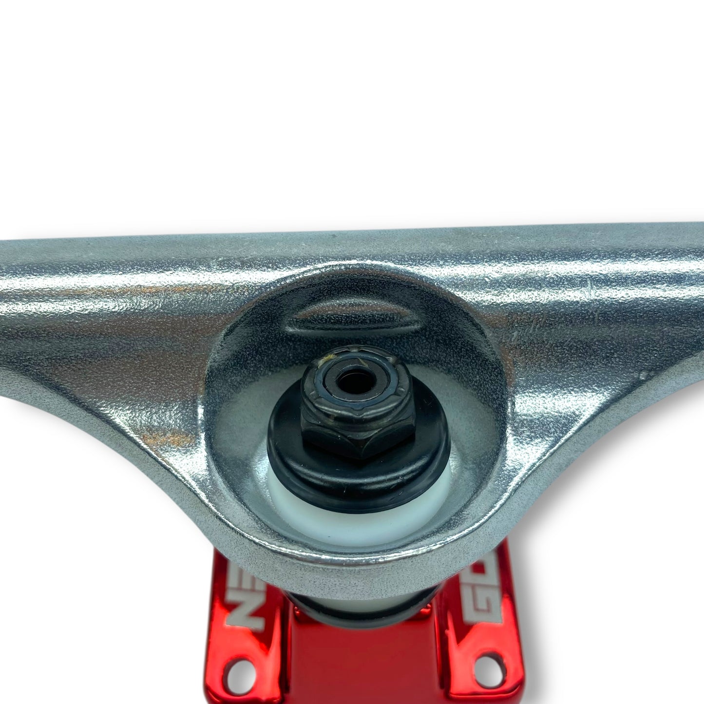 TRUCKS GOLDEN BASE ROJA