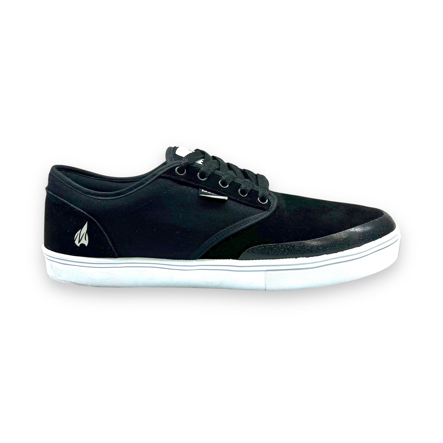 MANUAL OM LOW PRO NEGRO SUELA BLANCA
