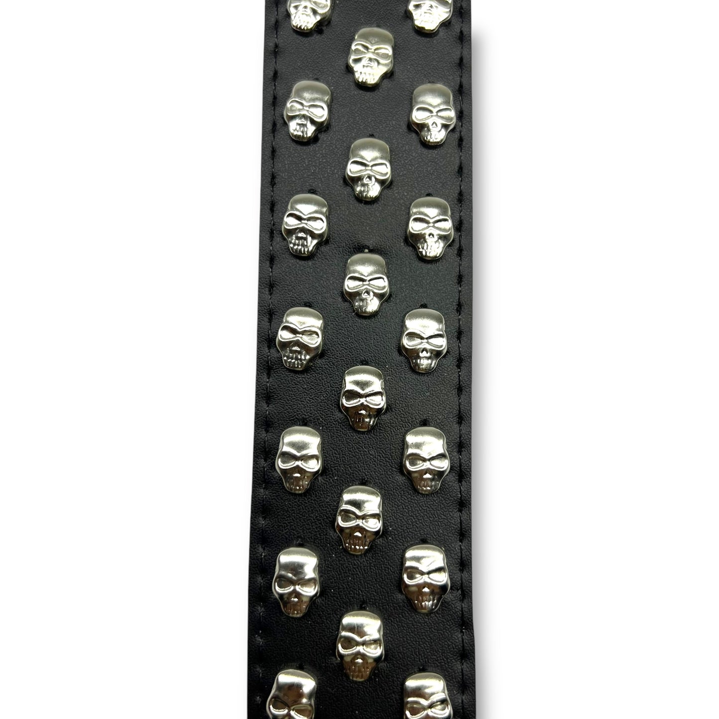 CORREA NEGRA TACHES CALAVERA