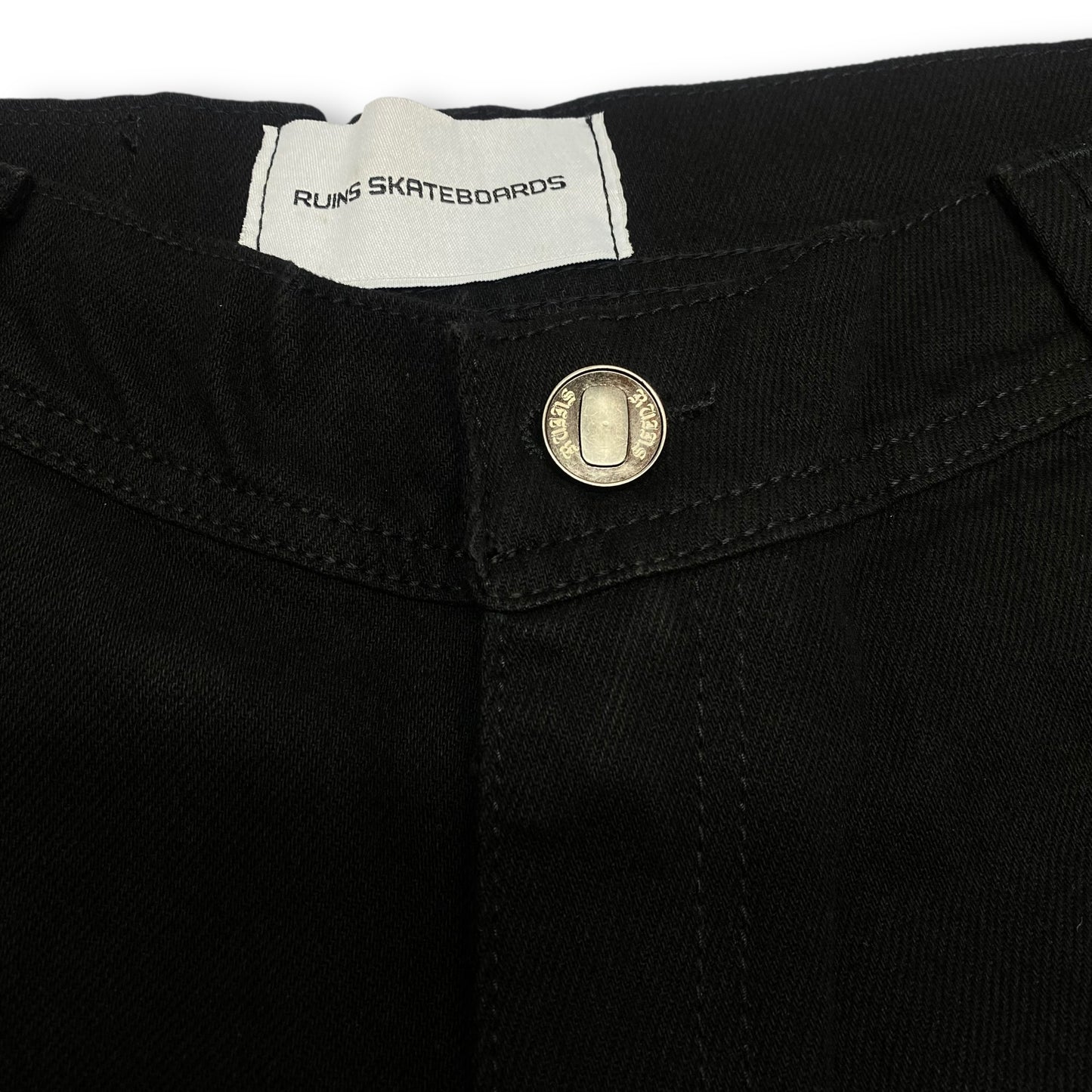 PANTALON NEGRO RUINS CLASICO-NUEVA COLECCION