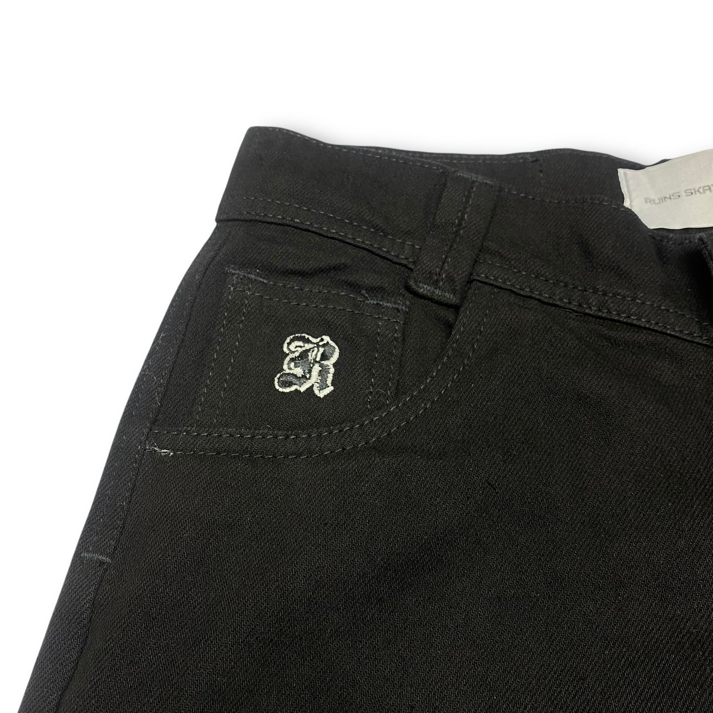 PANTALON NEGRO RUINS CLASICO-NUEVA COLECCION