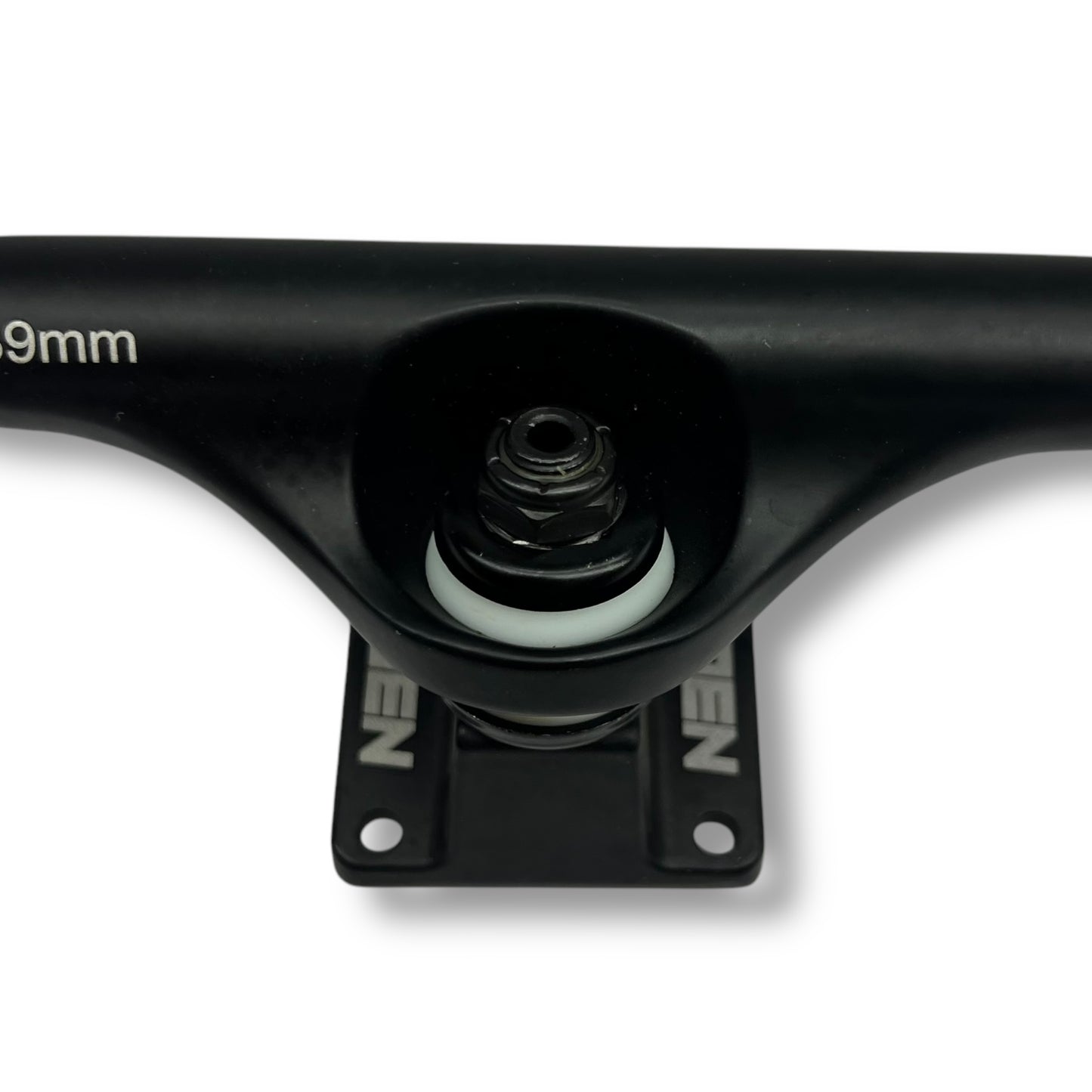 TRUCKS GOLDEN NEGRO