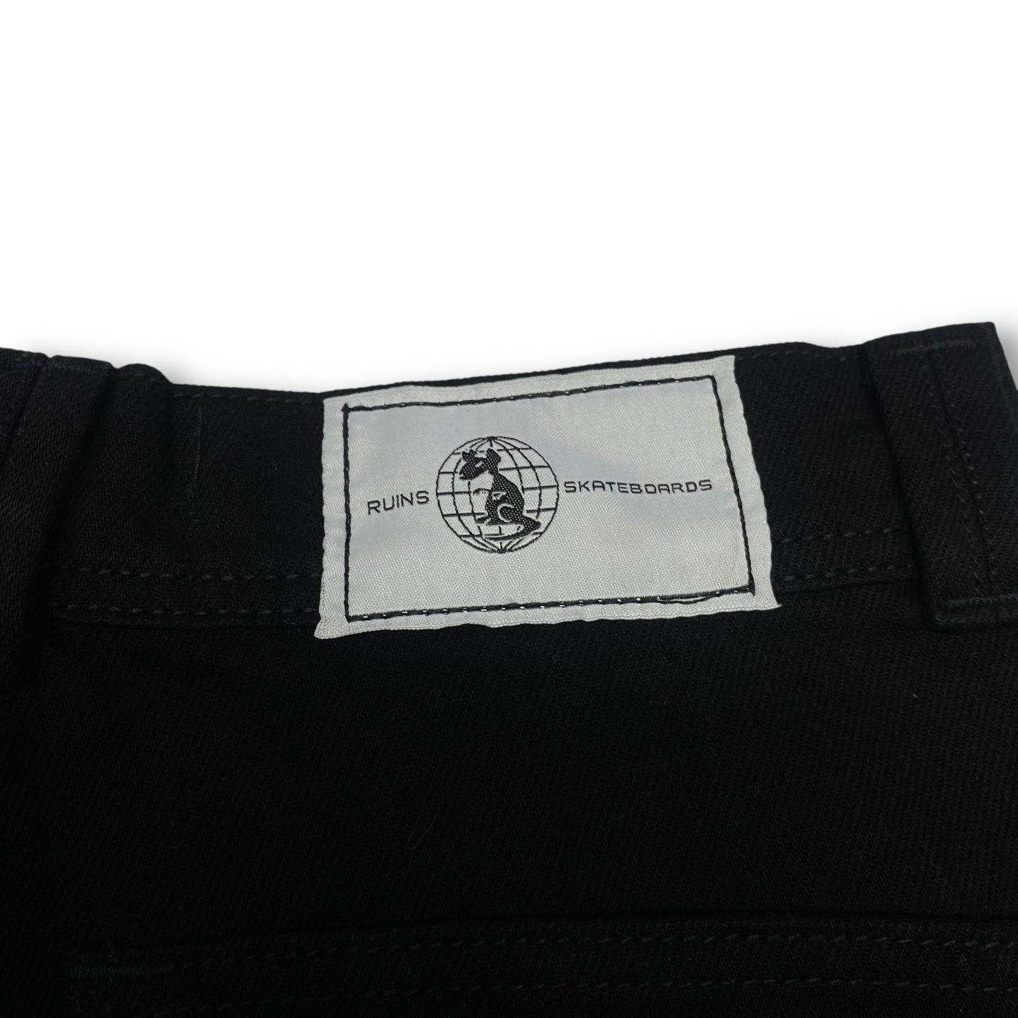 PANTALON NEGRO RUINS CLASICO-NUEVA COLECCION
